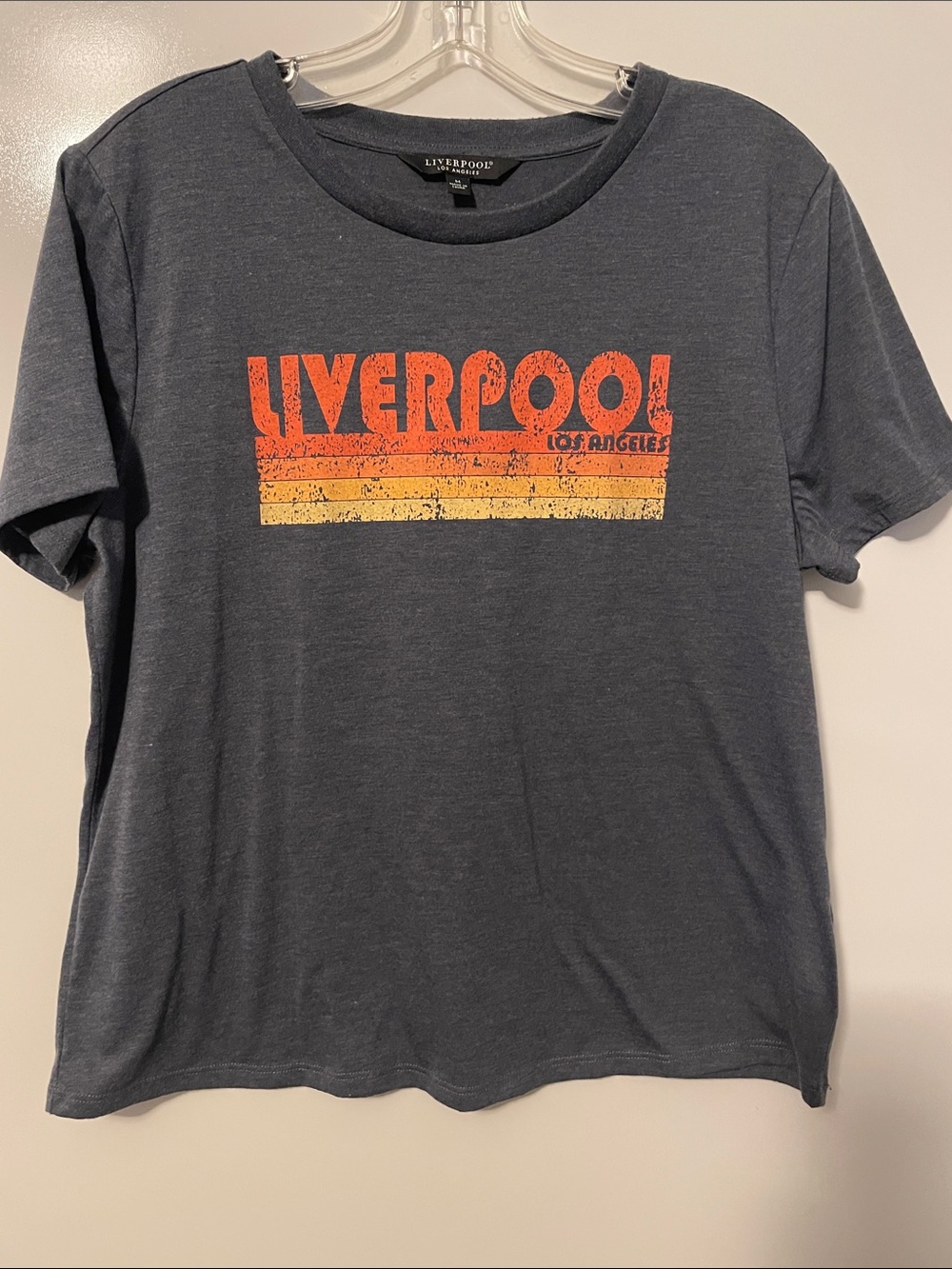 Liverpool Los Angeles Men's Size Medium Retro Look Gray Soft Graphic Tee!